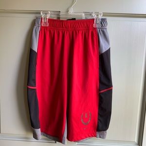 Nike boys L red - black shorts